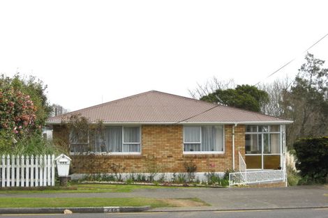 Photo of property in 244 Mangorei Road, Merrilands, New Plymouth, 4312