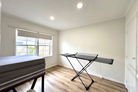 Photo of property in 1/51 Stanniland Street, Sunnyhills, Auckland, 2010