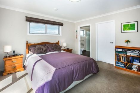 Photo of property in 7 Tasman Close, Aotea, Porirua, 5024