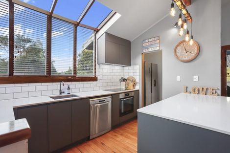 Photo of property in 47 Rimu Road, Oratia, Auckland, 0604