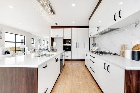 Photo of property in 51 Hikuawa Road, Flat Bush, Auckland, 2019