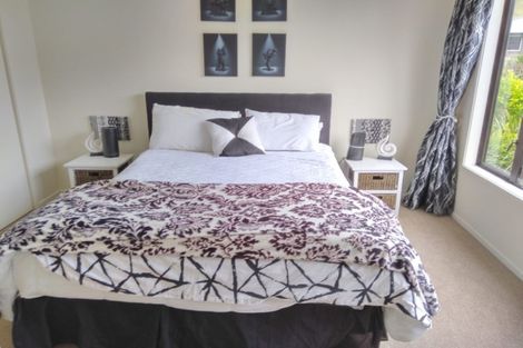 Photo of property in 9 Te Arakete Place, Hurworth, New Plymouth, 4310