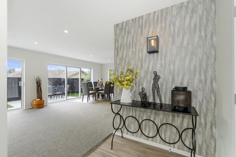 Photo of property in 5 Danden Way, Pukekohe, 2120