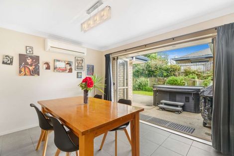 Photo of property in 5 Ernest Shackleton Place, Waiuku, 2123