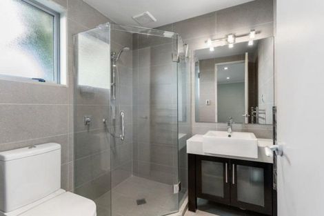 Photo of property in 12a Otahuri Crescent, Greenlane, Auckland, 1051