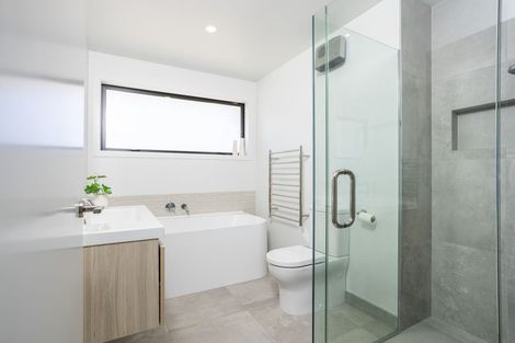 Photo of property in 35 Muster Road, Jacks Point, 9371