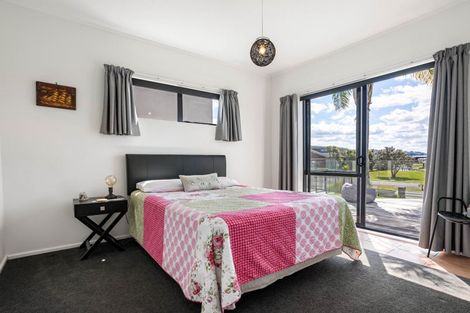Photo of property in 332 Waterways Parade, Pauanui, Hikuai, 3579