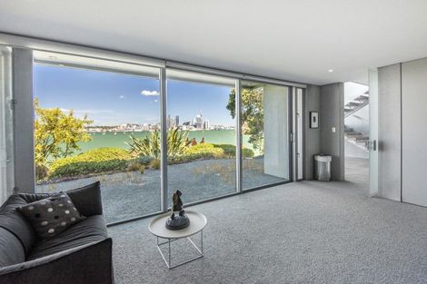 Photo of property in 9 Stanley Point Road, Stanley Point, Auckland, 0624