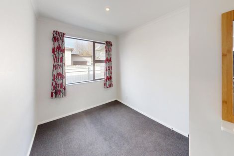 Photo of property in 50 Exeter Crescent, Takaro, Palmerston North, 4412