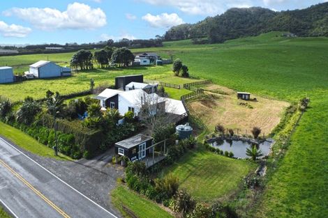 Photo of property in 1385 South Road, Kaitake, New Plymouth, 4374