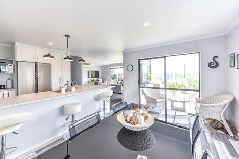 Photo of property in 13 Kamahi Street, Castlecliff, Whanganui, 4501