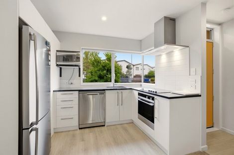 Photo of property in 12 Menin Gate Crescent, Broomfield, Christchurch, 8042