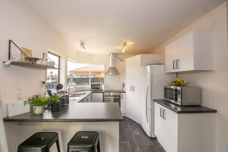 Photo of property in 77 Blake Boulevard, Papamoa Beach, Papamoa, 3118