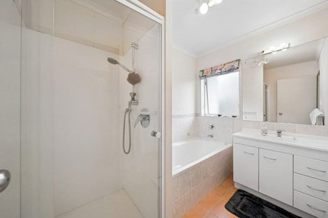 Photo of property in 57 Carisbrook Crescent, Papakura, 2110
