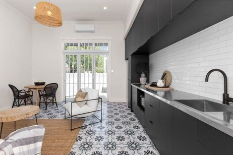 Photo of property in 86 Munroe Street, Napier South, Napier, 4110