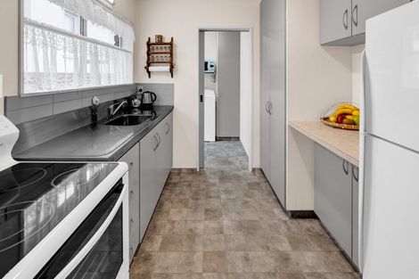 Photo of property in 2/32 Young Street, New Plymouth, 4310