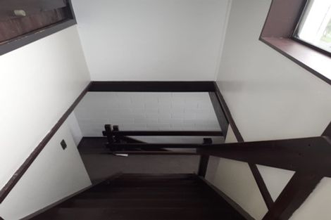 Photo of property in 140 Akaroa Drive, Maupuia, Wellington, 6022