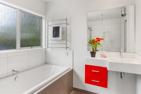 Photo of property in 1/10 Chevron Place, Ilam, Christchurch, 8041