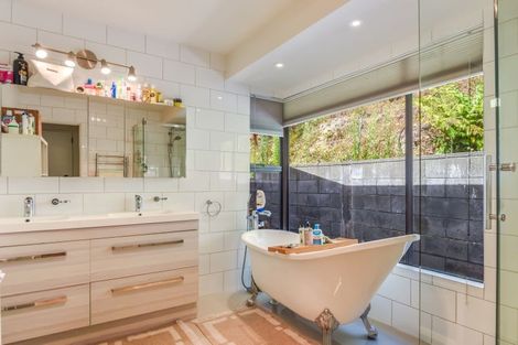 Photo of property in 25a Milton Terrace, Picton, 7220