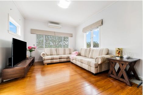 Photo of property in 27 Harley Road, Takapuna, Auckland, 0622