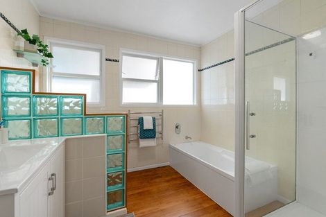 Photo of property in 7 Chisbury Street, Churton Park, Wellington, 6037