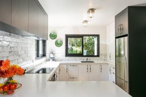 Photo of property in 2067 Taihape Road, Sherenden, Hastings, 4179