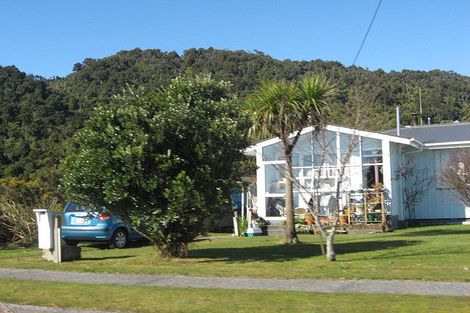 Photo of property in 102-108 Hall Street, Cobden, Greymouth, 7802