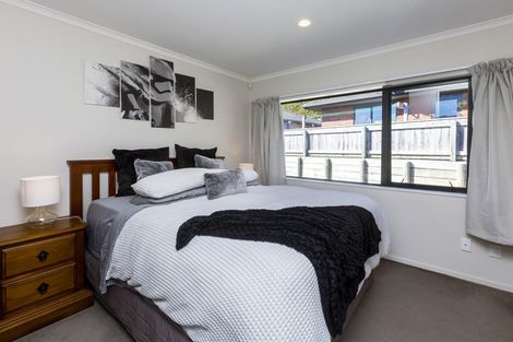 Photo of property in 50 King Charles Drive, Kingsley Heights, Upper Hutt, 5018