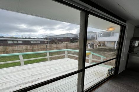 Photo of property in 1/520 Beach Road, Murrays Bay, Auckland, 0630