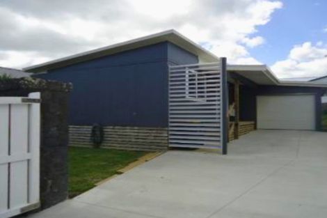 Photo of property in 13 Sea View Terrace, Cockle Bay, Auckland, 2014