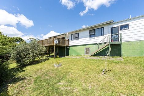 Photo of property in 4/92 Awaroa Road, Sunnyvale, Auckland, 0612
