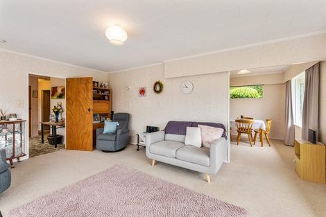 Photo of property in 5 Wakefield Grove, Waikanae, 5036