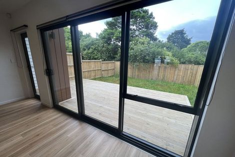 Photo of property in 10 Korokio Lane, Henderson, Auckland, 0612