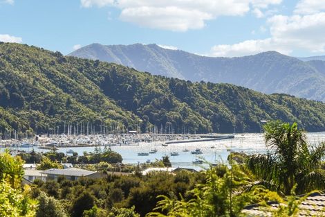 Photo of property in 7 Matai Place, Waikawa, Picton, 7220