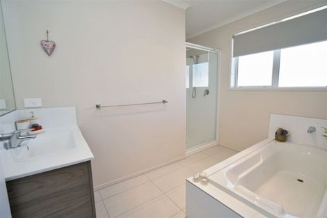 Photo of property in 15 Keston Crescent, Flagstaff, Hamilton, 3210