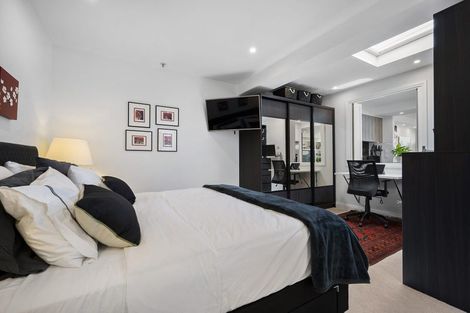 Photo of property in 10/318 Oriental Parade, Oriental Bay, Wellington, 6011