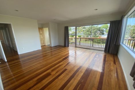 Photo of property in 8 Sequoia Place, Sunnynook, Auckland, 0620