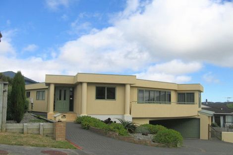 Photo of property in 18 Landsdowne Terrace, Karori, Wellington, 6012