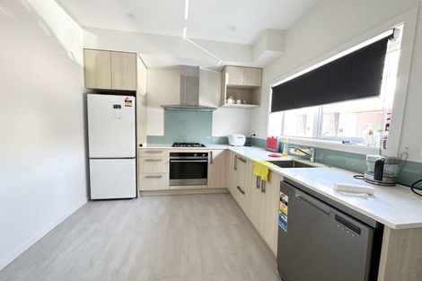 Photo of property in 19 Wharetana Crescent, New Lynn, Auckland, 0600