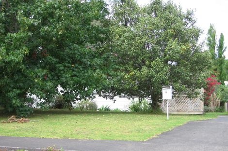 Photo of property in 18 Lambrown Drive, Totara Vale, Auckland, 0629