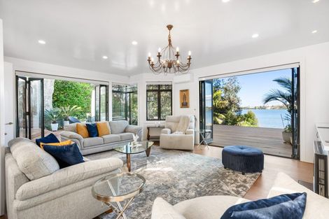 Photo of property in 3/76 Shakespeare Road, Milford, Auckland, 0620