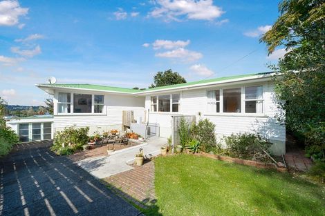 Photo of property in 23 Buscomb Avenue, Henderson, Auckland, 0610