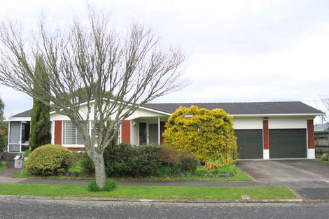 Photo of property in 4 Marnane Terrace, St Andrews, Hamilton, 3200