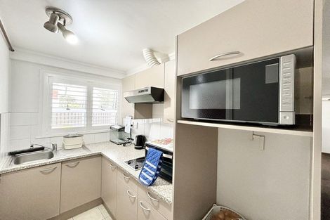 Photo of property in 8 Divich Avenue, Te Atatu South, Auckland, 0610