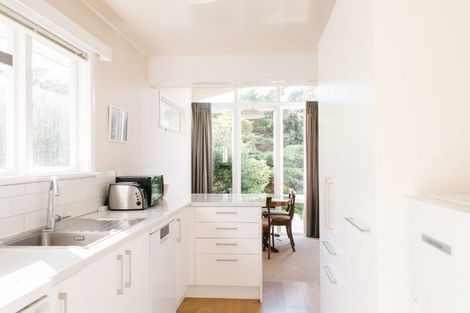 Photo of property in 31 Dowse Drive, Maungaraki, Lower Hutt, 5010