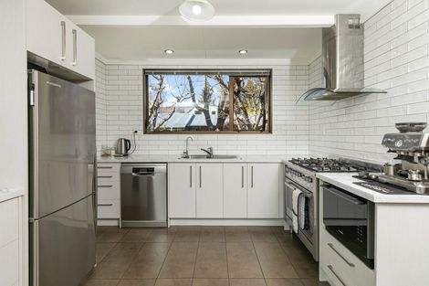 Photo of property in 16 Leitrum Street, Cromwell, 9310