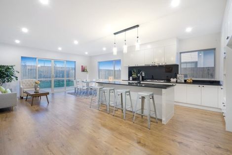 Photo of property in 10 Rauaruhe Road, Karaka, Papakura, 2113