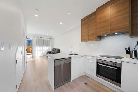 Photo of property in 132 Tiriwa Drive, Massey, Auckland, 0614