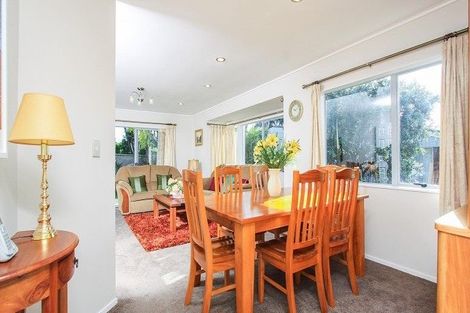 Photo of property in 2/29 Eastern Beach Road, Eastern Beach, Auckland, 2012