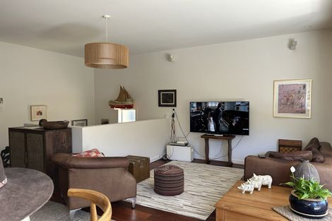 Photo of property in 21 Jackson Street, Island Bay, Wellington, 6023